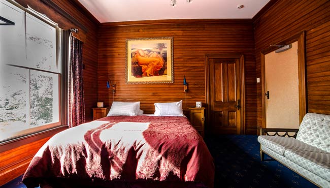 The TLC room at your luxury accommodation in Takaka